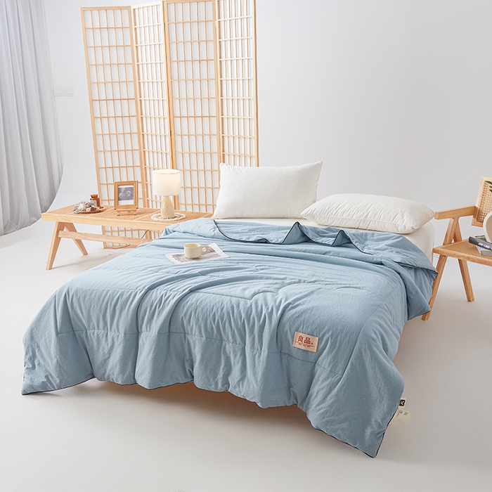 91家纺网 家纺一手货源 找家纺 熙宴家纺 2025新款纯色水洗棉新疆棉花夏被 雾蓝