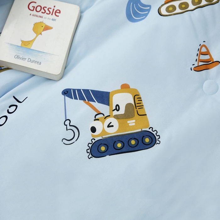 91家纺网 家纺一手货源 找家纺 丝涟家居 2025新款A类双面针织棉卡通小清新滚绳工艺夏被小挖机