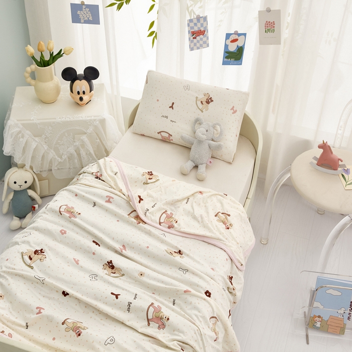 91家纺网 家纺一手货源 找家纺 丝涟家居 2025新款婴儿裸睡级凉感针织毯幼儿园夏被儿童夏被毯子 木马熊