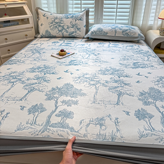 91家纺网 家纺一手货源 找家纺 迪乐妮 2025新款真冰藤印花床笠款凉席 丛林间-蓝