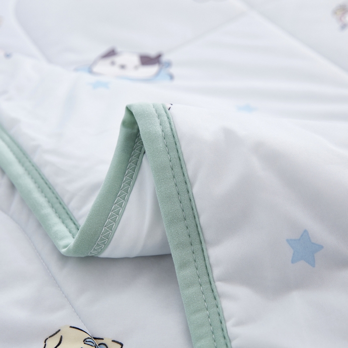 91家纺网 家纺一手货源 找家纺 丝涟家居 2025新款A类卡通小清新双面印花凉感丝夏被慵懒猫