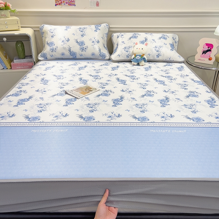 91家纺网 家纺一手货源 找家纺 摩妮卡 2025新款小清新碳光冰丝软席床笠款单床笠三件套 花绮梦-蓝