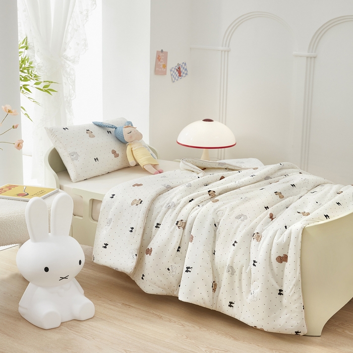 91家纺网 家纺一手货源 找家纺 丝涟家居 2025新款A类双面针织棉卡通小清新滚绳工艺夏被波点狗