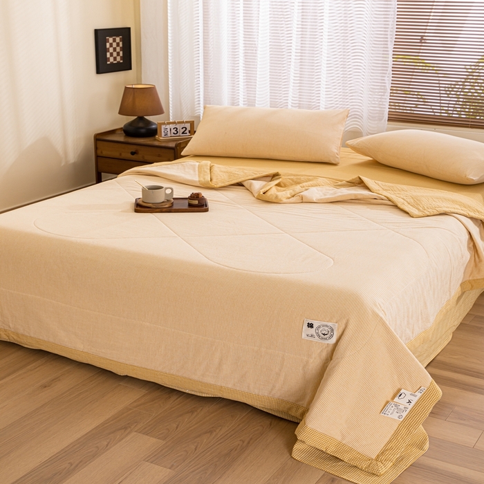 91家纺网 家纺一手货源 找家纺 鑫棉坊 2025新款全棉色织水洗棉A类棉花夏被可机洗空调被四件套床单枕套 浅杏谧境