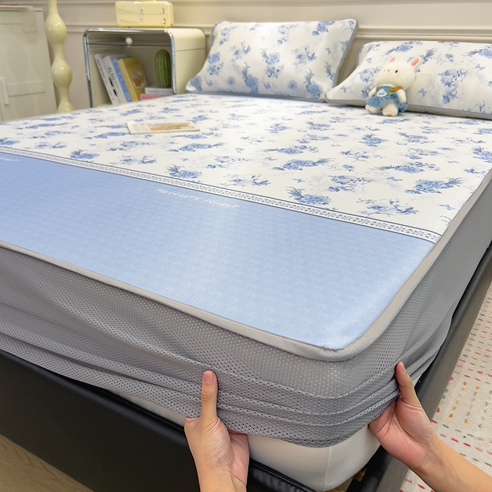 91家纺网 家纺一手货源 找家纺 摩妮卡 2025新款小清新碳光冰丝软席床笠款单床笠三件套 花绮梦-蓝