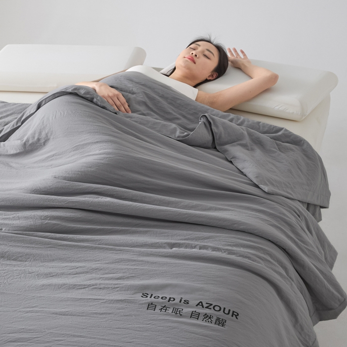 91家纺网 家纺一手货源 找家纺 闲鱼家纺 2025新款某朵同款深睡Pro夏被 自在眠  自然醒 浅灰