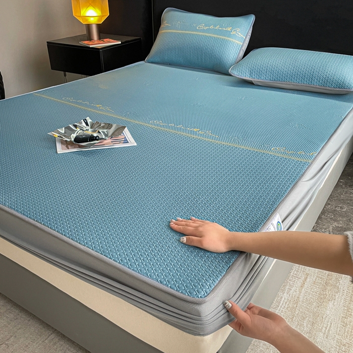 91家纺网 家纺一手货源 找家纺 2025新款提花冰豆豆凉席床笠床席三件套幸运草系列 幸运草-蓝