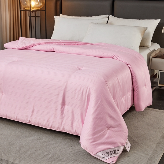 91家纺网 家纺一手货源 找家纺 金同成家纺 2025新款缎条蚕丝被春秋被子母被冬被子被芯 樱花粉