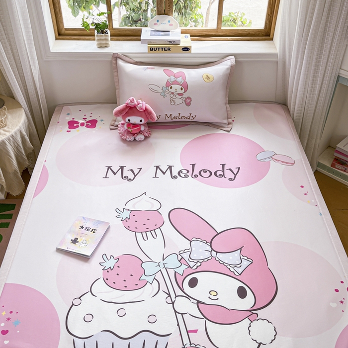 91家纺网 家纺一手货源 找家纺 博雅 2025新款三丽欧A类大版数码印花1200D冰丝凉席凉席席子 蛋糕美乐蒂