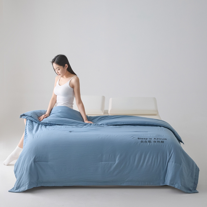 91家纺网 家纺一手货源 找家纺 闲鱼家纺 2025新款某朵同款深睡Pro夏被 自在眠  自然醒 普鲁士蓝