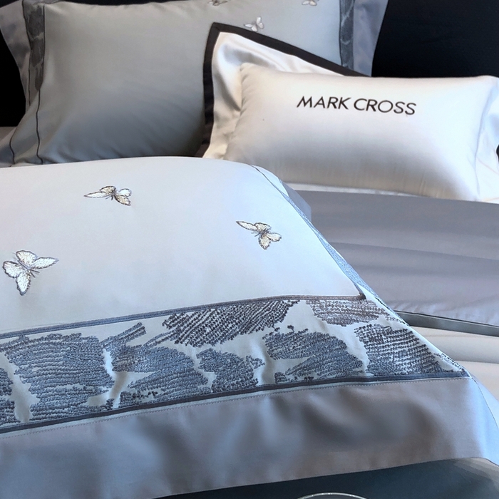 91家纺网 家纺一手货源 找家纺 佳汐蓝2025新款清雅自然刺绣黄金棉系列四件套价格表券后不低于498/518元 春野浮绿-雾隐灰