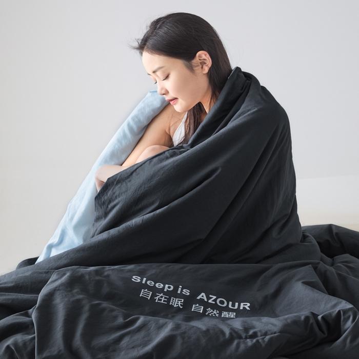 91家纺网 家纺一手货源 找家纺 闲鱼家纺 2025新款某朵同款深睡Pro夏被 自在眠  自然醒 深灰+克莱茵蓝