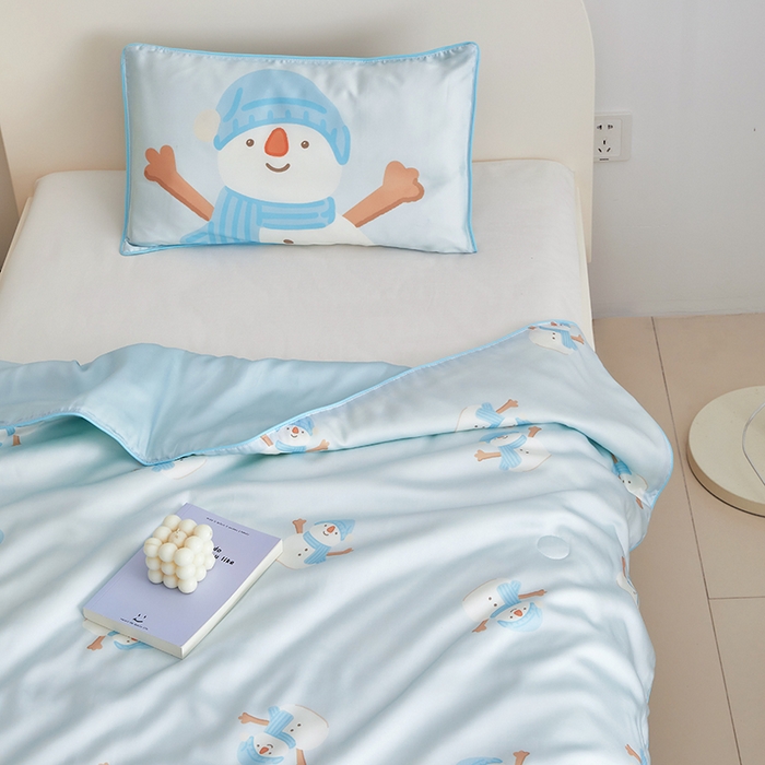 91家纺网 家纺一手货源 找家纺 荷马之梦 2025新款A类60s原创手绘卡通大豆纤维儿童夏被 小雪人