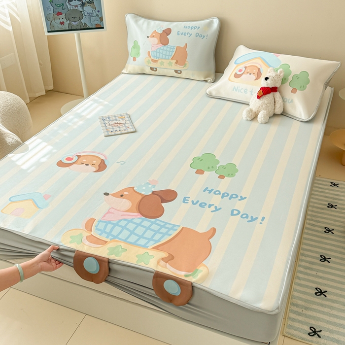 91家纺网 家纺一手货源 找家纺 慕尚家纺 2025新款凉感卡通工艺席床笠-小腊肠