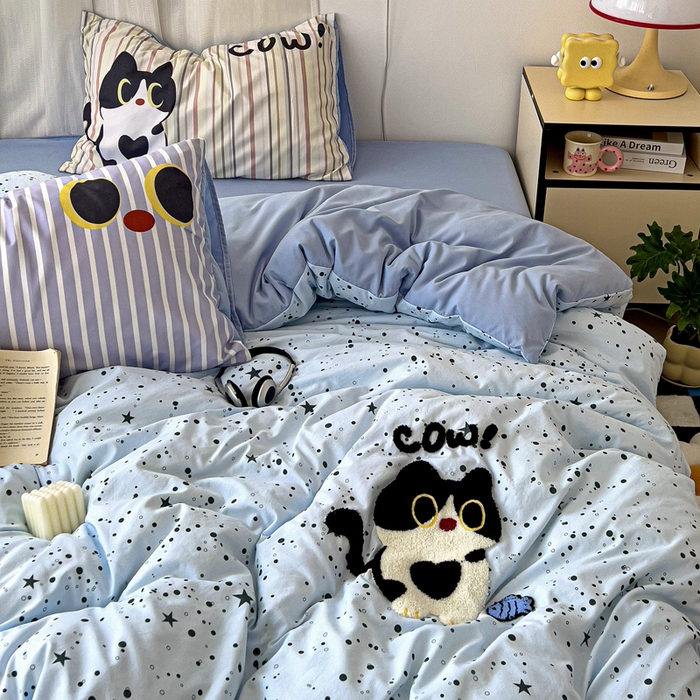 91家纺网 家纺一手货源 找家纺 一霖家纺 2025新款高克重云朵棉数码印花＋毛巾绣四件套 黑色小猫