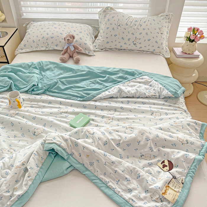 91家纺网 家纺一手货源 找家纺 富艺隆 2025新款水洗棉双层纱夏被 雪茸小猫