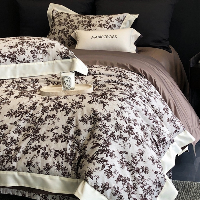 91家纺网 家纺一手货源 找家纺 佳汐蓝2025新款典雅诗意花卉全棉印花四件套券后不低于438/458元 柏林庄园-奢红棕