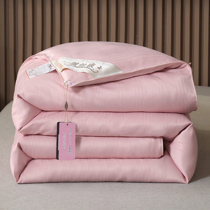 91家纺网 家纺一手货源 找家纺 2025新款全棉缎条贡缎提花被子被芯夏凉被春秋被冬被二合一子母被 豆沙