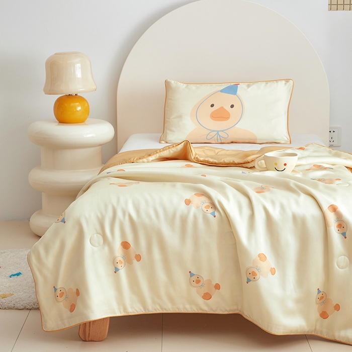 91家纺网 家纺一手货源 找家纺 荷马之梦 2025新款A类60s原创手绘卡通大豆纤维儿童夏被 毛绒鸭