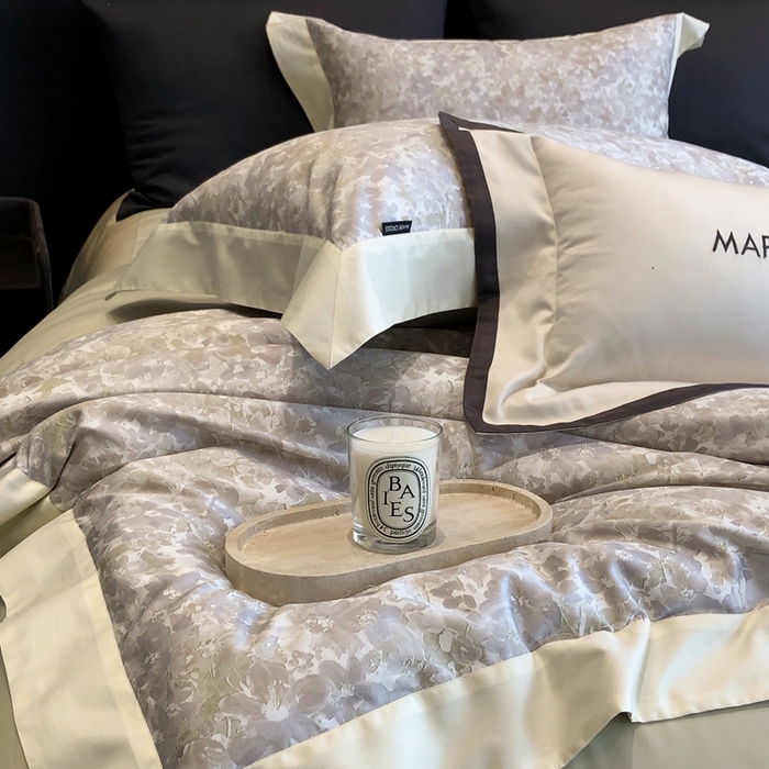 91家纺网 家纺一手货源 找家纺 佳汐蓝2025新款典雅诗意花卉全棉印花四件套券后不低于438/458元 馥雅铃兰-月灰蓝