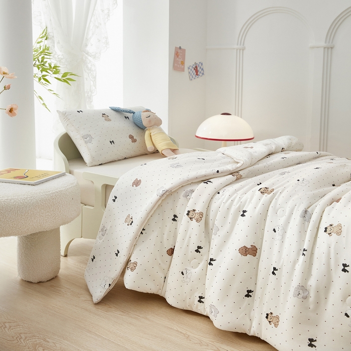 91家纺网 家纺一手货源 找家纺 丝涟家居 2025新款A类双面针织棉卡通小清新滚绳工艺夏被波点狗