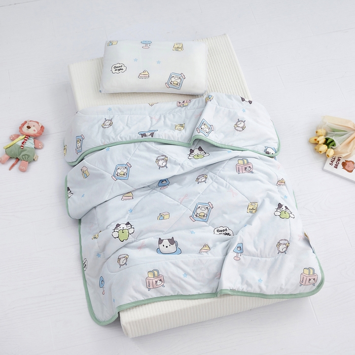 91家纺网 家纺一手货源 找家纺 丝涟家居 2025新款A类卡通小清新双面印花凉感丝夏被慵懒猫