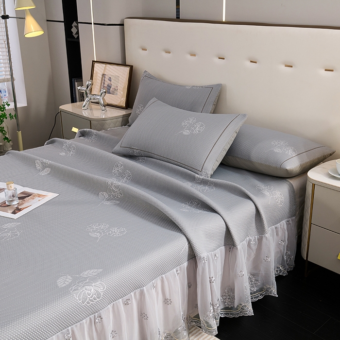 91家纺网 家纺一手货源 找家纺 席之家 2025新款3D冰感蕾丝床裙豆豆席 蕾丝-茶花之恋-灰