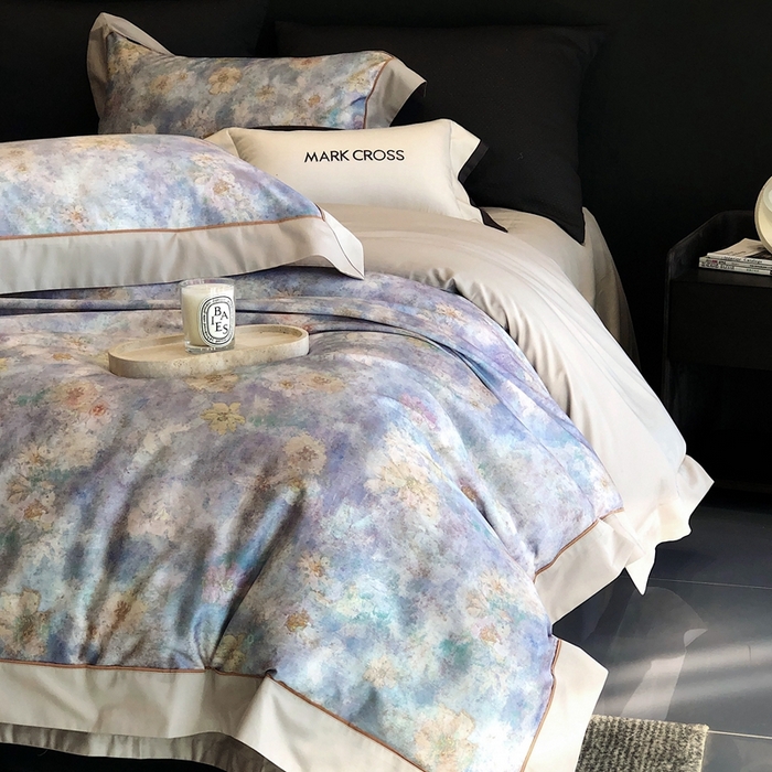 91家纺网 家纺一手货源 找家纺 佳汐蓝2025新款典雅诗意花卉全棉印花四件套券后不低于438/458元 时光之恋-柔雾蓝