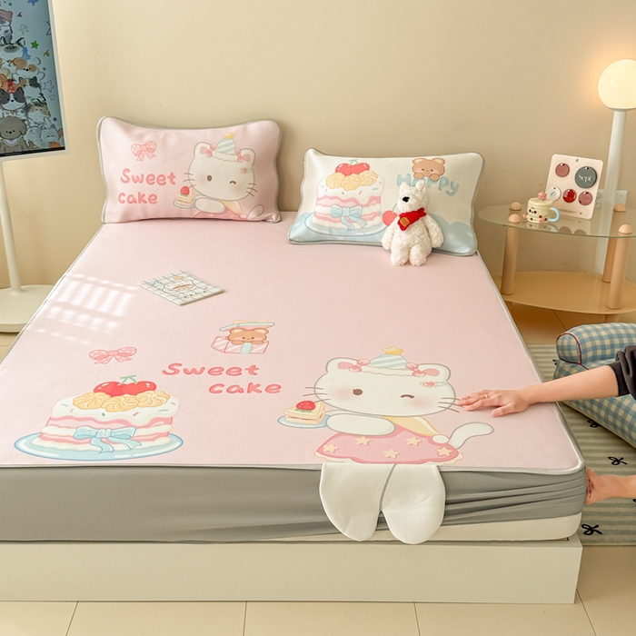 91家纺网 家纺一手货源 找家纺 慕尚家纺 2025新款凉感卡通工艺席床笠-Kitty猫