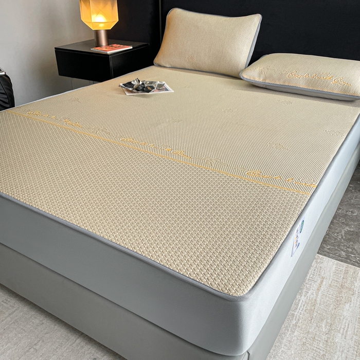 91家纺网 家纺一手货源 找家纺 2025新款提花冰豆豆凉席床笠床席三件套幸运草系列 幸运草-米