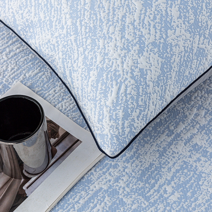 91家纺网 家纺一手货源 找家纺 锦罗绣 2025春夏新款PE中分子凉感提花软凉席席子 流金岁月-蓝 床笠款