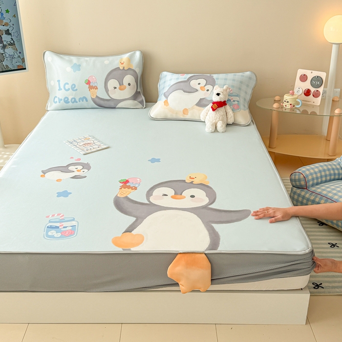 91家纺网 家纺一手货源 找家纺 慕尚家纺 2025新款凉感卡通工艺席床笠-企鹅宝宝