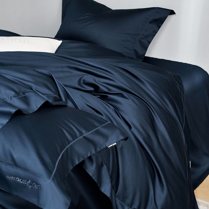 91家纺网 家纺一手货源 找家纺 佳汐蓝 2025新款奢简高支棉柔雾奢缎长绒棉四件套券后不低于628/648元 风暴蓝