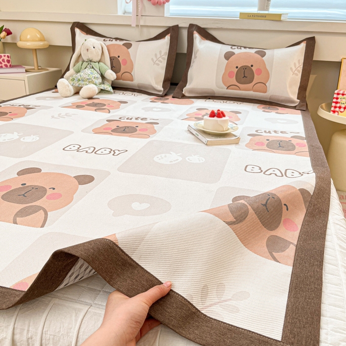 91家纺网 家纺一手货源 找家纺 迪乐妮 2025新款印花真冰藤冰凉席 卡皮巴拉