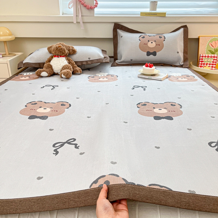 91家纺网 家纺一手货源 找家纺 迪乐妮 2025新款印花真冰藤冰凉席 爱心熊