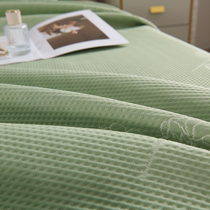 91家纺网 家纺一手货源 找家纺 席之家 2025新款3D冰感蕾丝床裙豆豆席 蕾丝-茶花之恋-水绿