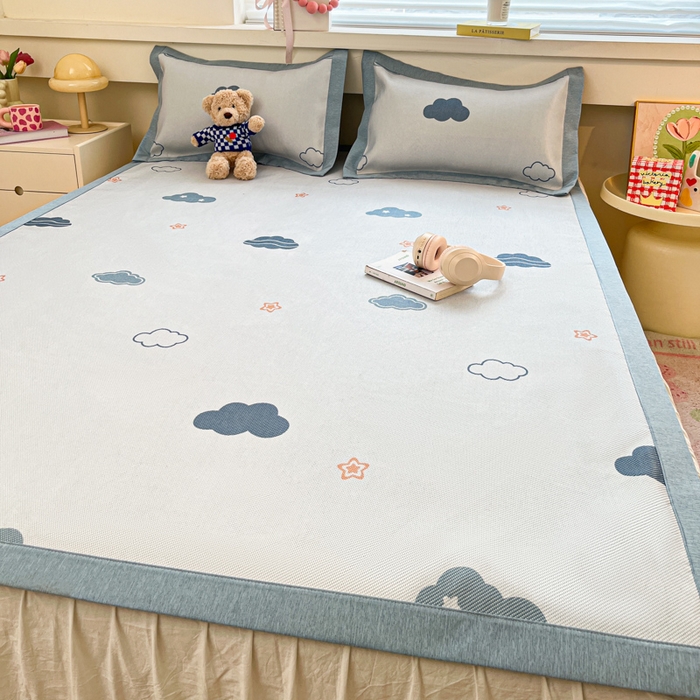 91家纺网 家纺一手货源 找家纺 迪乐妮 2025新款印花真冰藤冰凉席 蓝天白云