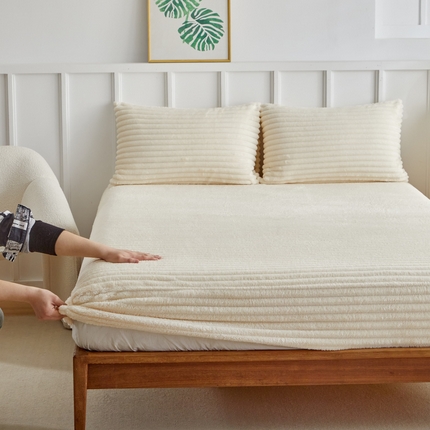 91家纺网 家纺一手货源 找家纺 （总）枋梢家纺 2025新款爆款仿兔毛抽条床笠三件套跨境电商外贸欧美尺寸双面绒兔兔绒三件套