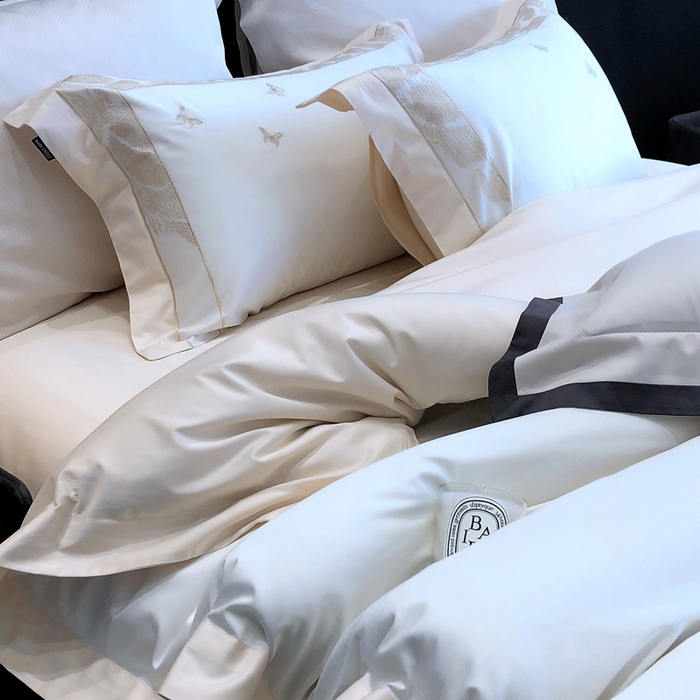 91家纺网 家纺一手货源 找家纺 佳汐蓝2025新款清雅自然刺绣黄金棉系列四件套价格表券后不低于498/518元 春野浮绿-奶杏白