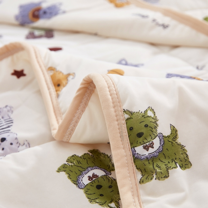 91家纺网 家纺一手货源 找家纺 丝涟家居 2025新款A类卡通小清新双面印花凉感丝夏被雪纳瑞