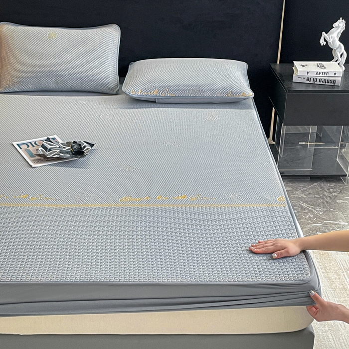 91家纺网 家纺一手货源 找家纺 2025新款提花冰豆豆凉席床笠床席三件套幸运草系列 幸运草-灰