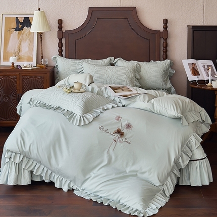 乐朵家居 2025新款 花璟枝 天丝缎 夹棉床盖四件套 抹茶绿