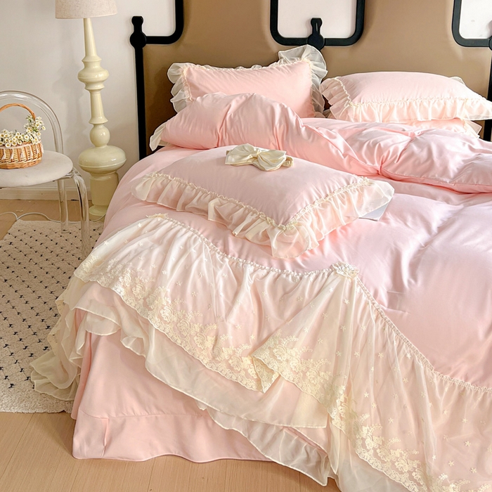 91家纺网 家纺一手货源 找家纺 艺玲家纺 2025新款糯小棉爱丽莎雪纺花边四件套 爱丽莎-粉