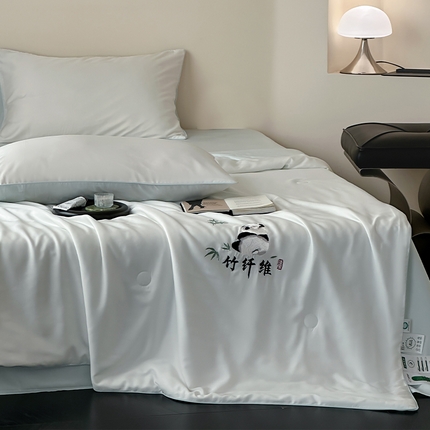 一加一 2025新款A类天竹刺绣蚕蛹蛋白纤维夏被四件套 熊猫-冰白蓝