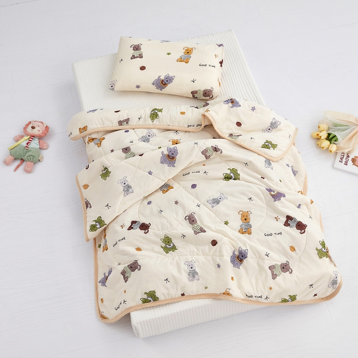 91家纺网 家纺一手货源 找家纺 丝涟家居 2025新款A类卡通小清新双面印花凉感丝夏被雪纳瑞