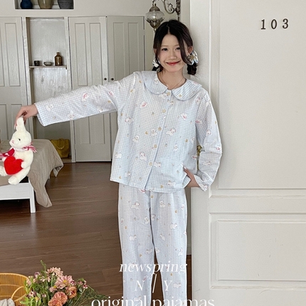 91家纺网 家纺一手货源 找家纺 纽约生活2025新款有氧双层纱甜美风娃娃领奶油少女感套装家居服 蓝格樱桃小狗