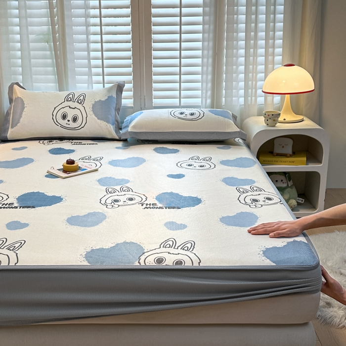 91家纺网 家纺一手货源 找家纺 迪乐妮 2025新款真冰藤印花床笠款凉席 小怪兽