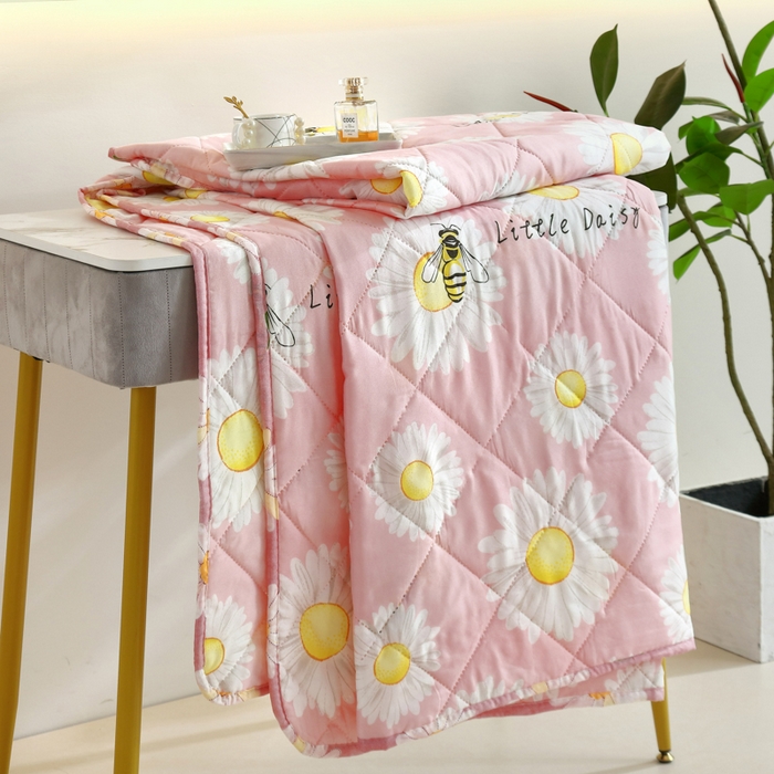 91家纺网 家纺一手货源 找家纺 富艺隆 超声波钻石绒夏被 花朵蜜蜂-粉