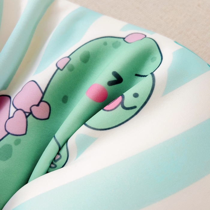 91家纺网 家纺一手货源 找家纺 2025新款卡通凉感丝亲肤枕 爱心恐龙50*30*4 