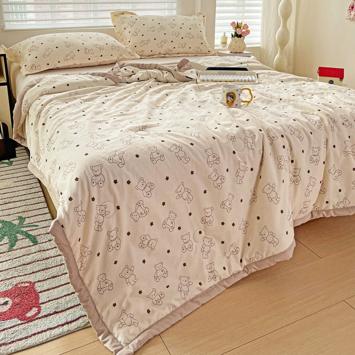 91家纺网 家纺一手货源 找家纺 富艺隆 2025新款水洗棉双层纱夏被 小熊院长